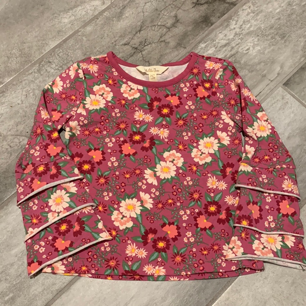 Ruffle sleeve top